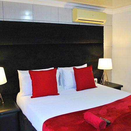 Lapologa Bed & Breakfast Tzaneen Bagian luar foto