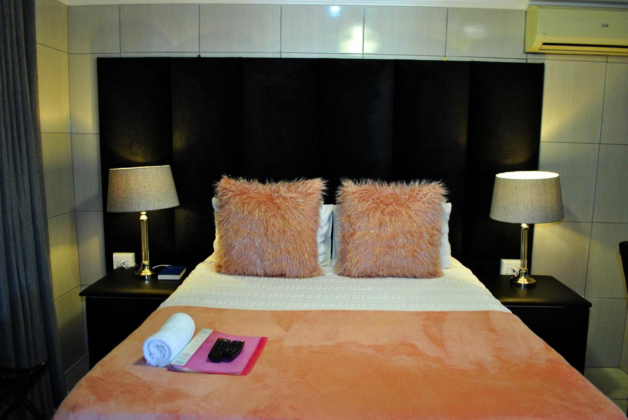 Lapologa Bed & Breakfast Tzaneen Bagian luar foto