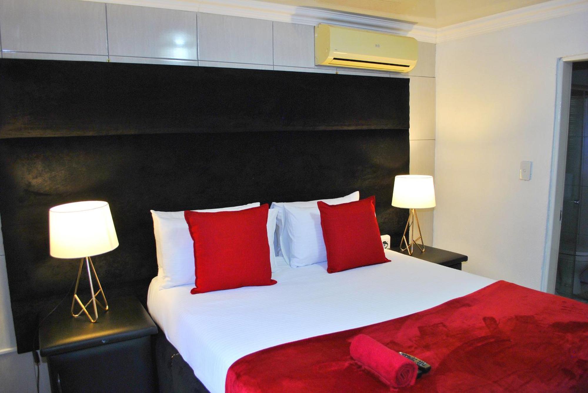 Lapologa Bed & Breakfast Tzaneen Bagian luar foto