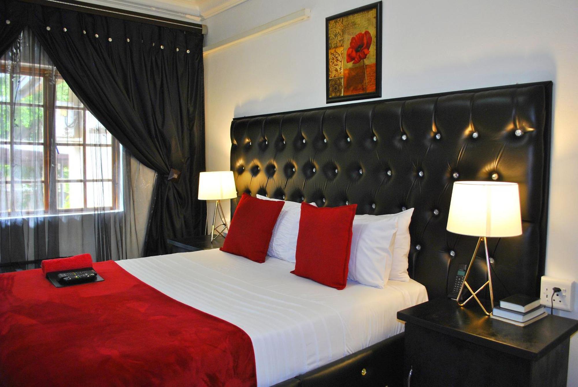 Lapologa Bed & Breakfast Tzaneen Bagian luar foto