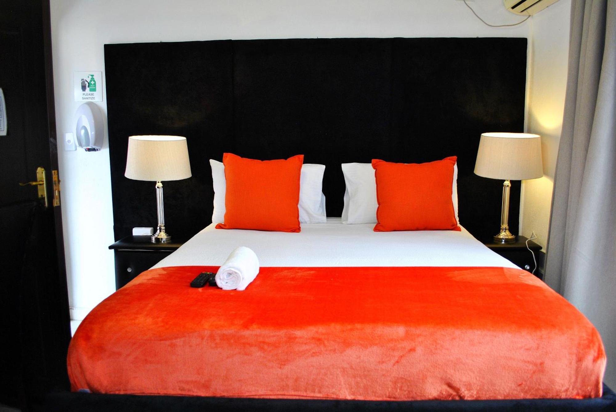 Lapologa Bed & Breakfast Tzaneen Bagian luar foto