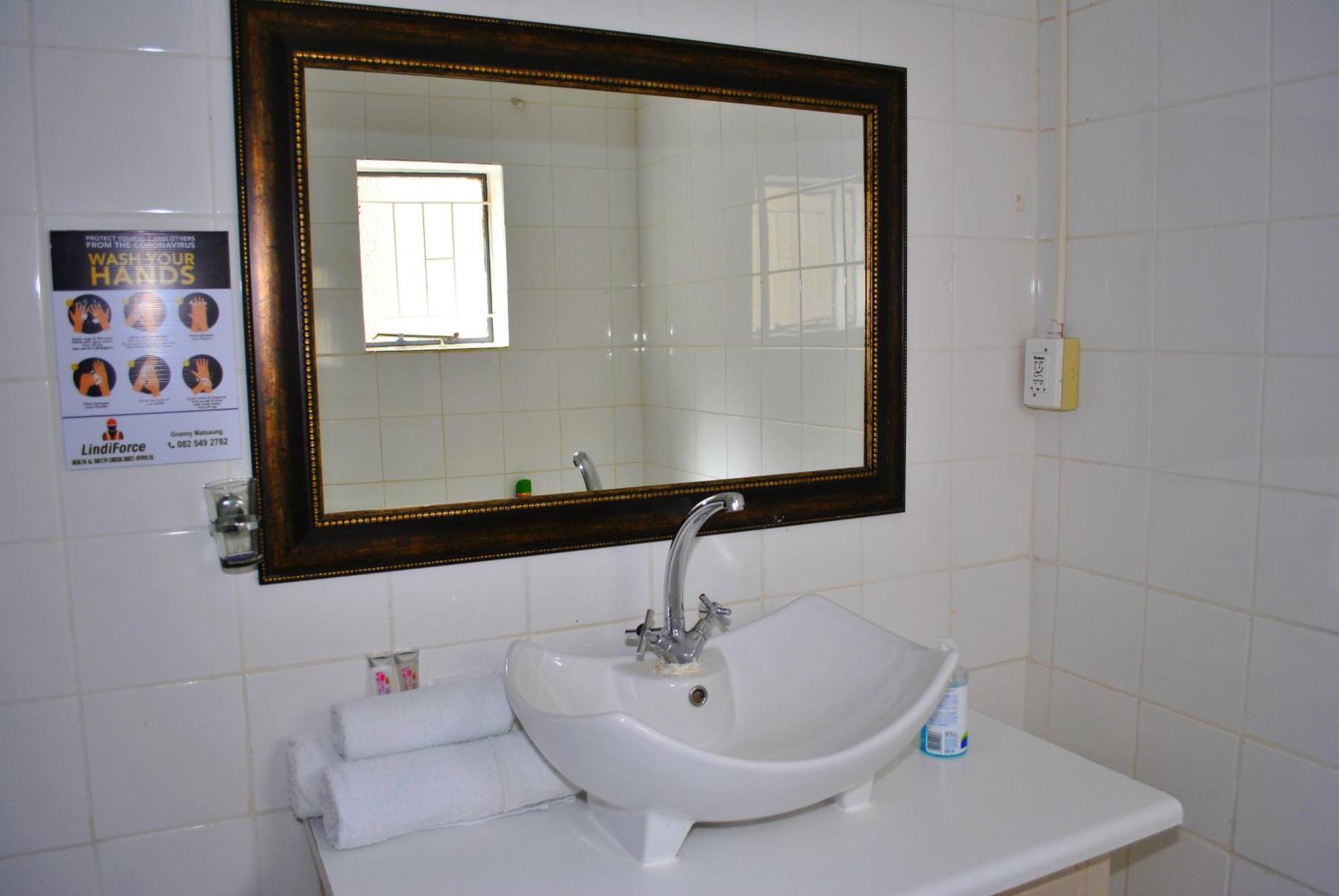 Lapologa Bed & Breakfast Tzaneen Bagian luar foto