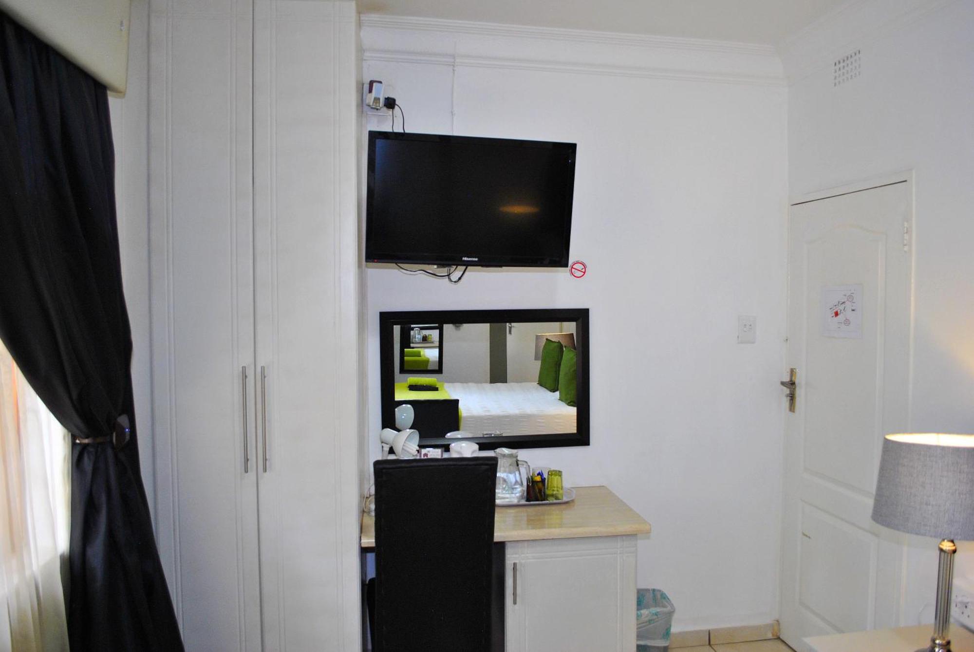 Lapologa Bed & Breakfast Tzaneen Bagian luar foto