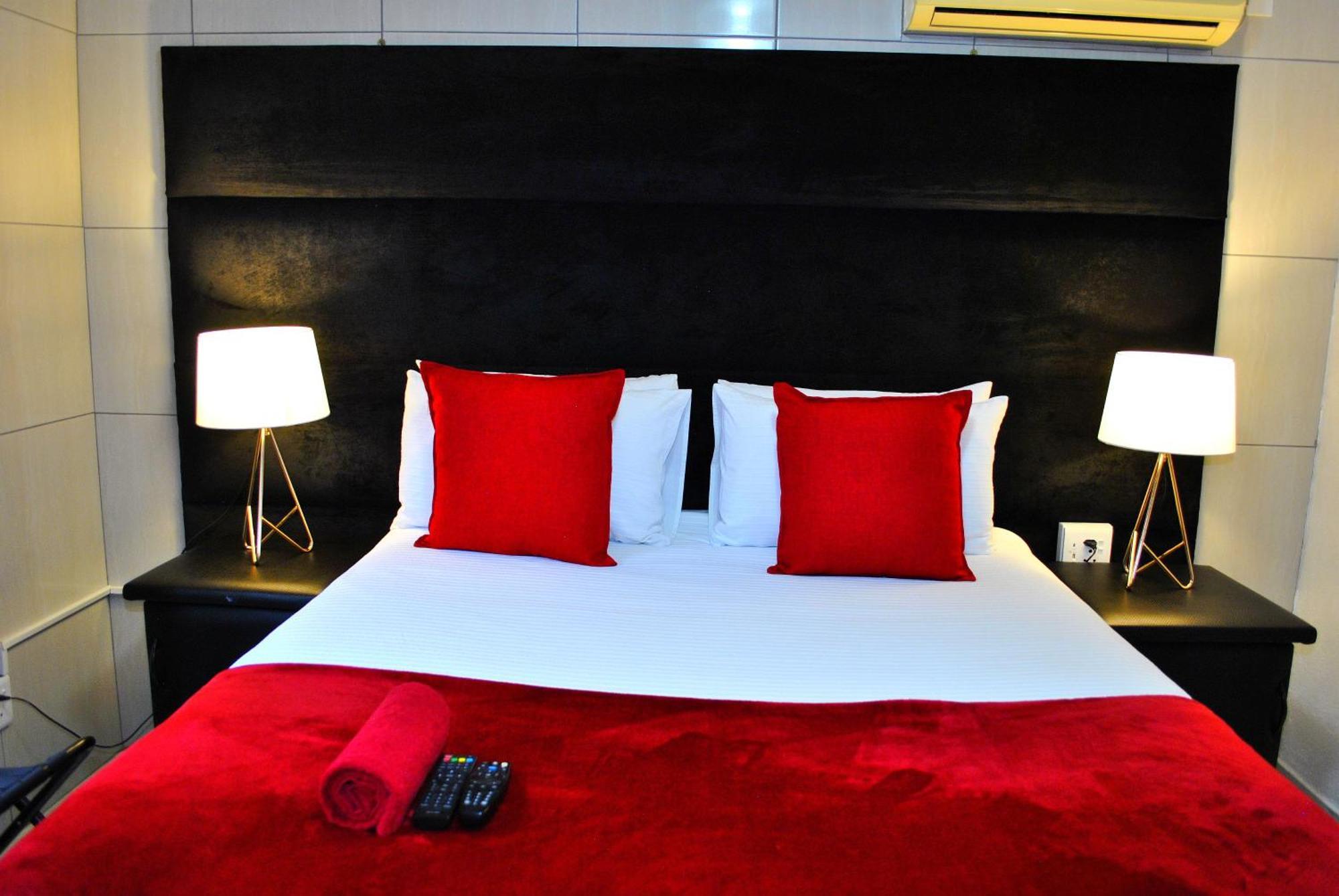 Lapologa Bed & Breakfast Tzaneen Bagian luar foto