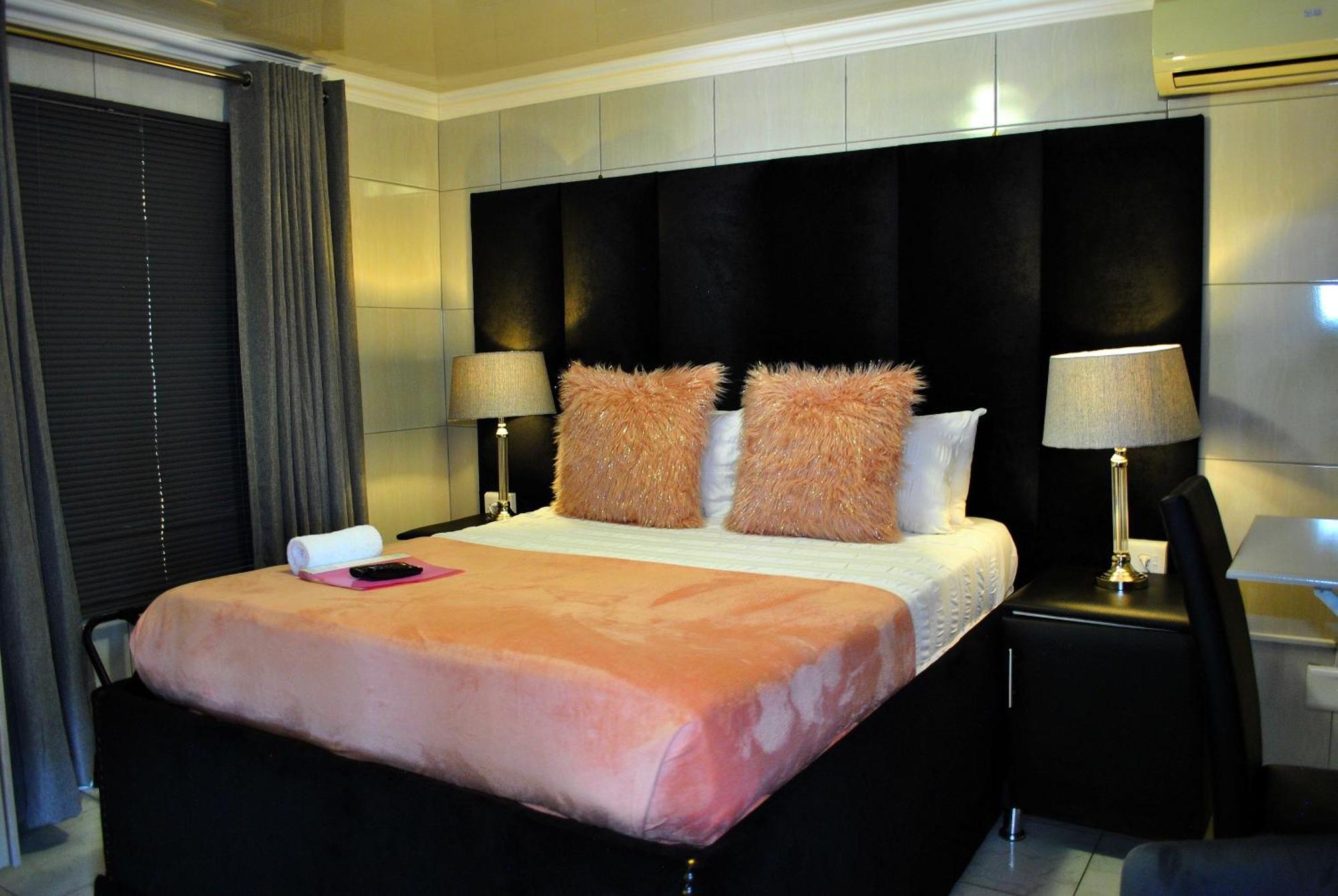 Lapologa Bed & Breakfast Tzaneen Bagian luar foto