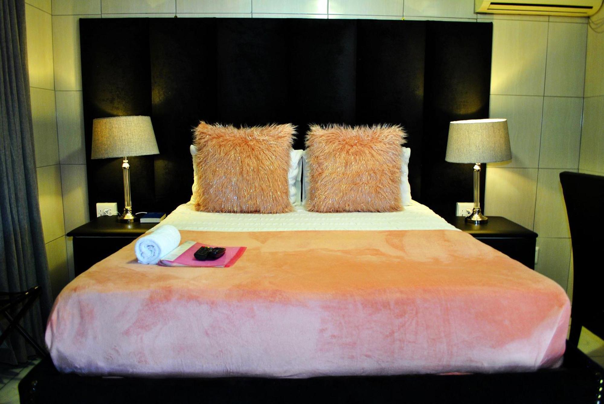 Lapologa Bed & Breakfast Tzaneen Bagian luar foto