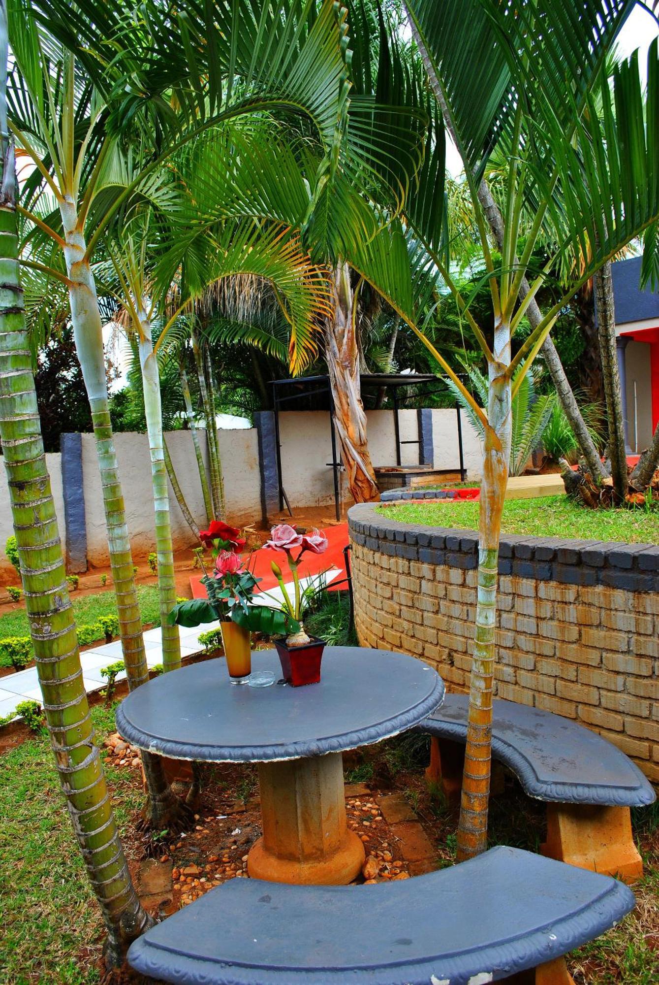 Lapologa Bed & Breakfast Tzaneen Bagian luar foto