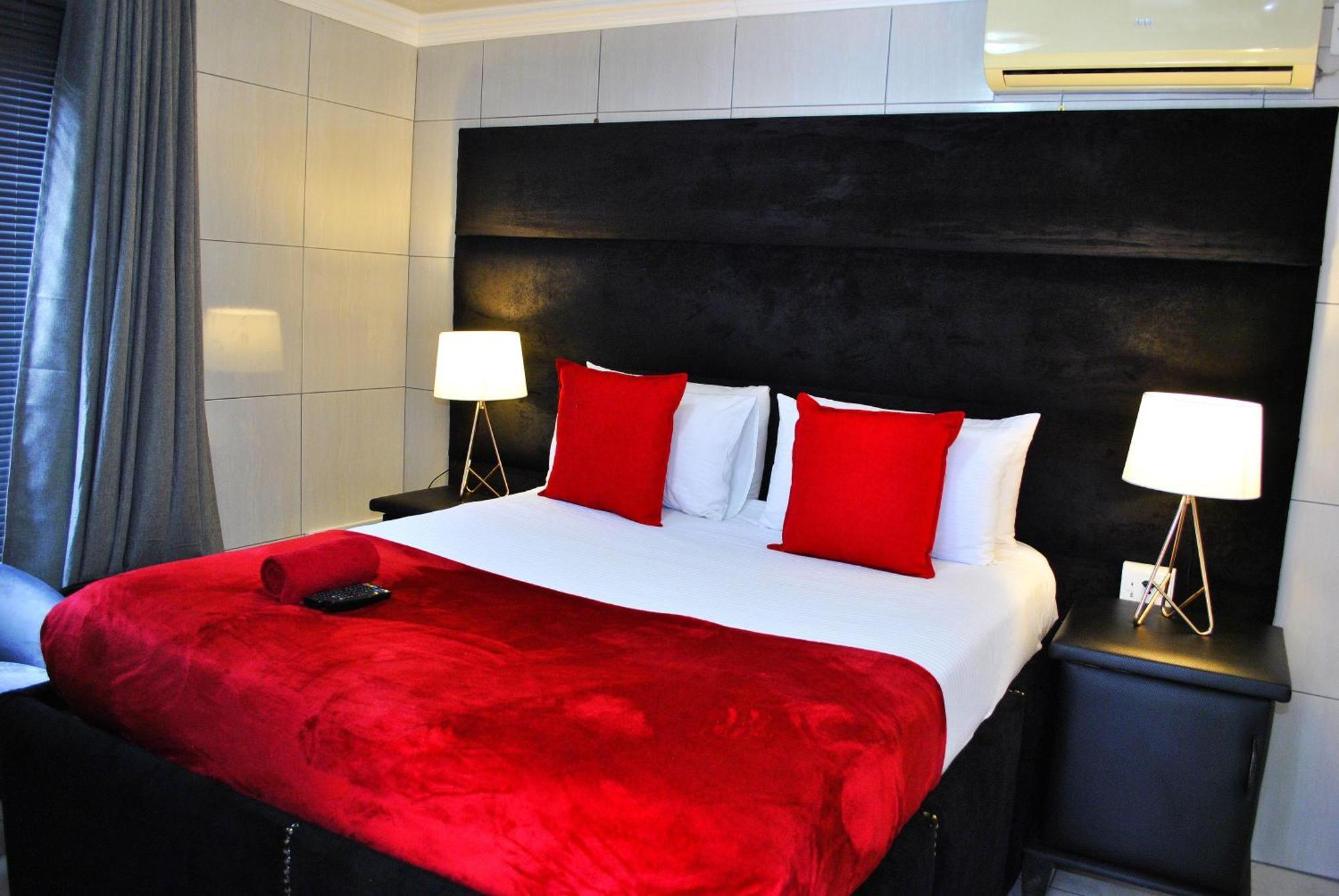 Lapologa Bed & Breakfast Tzaneen Bagian luar foto