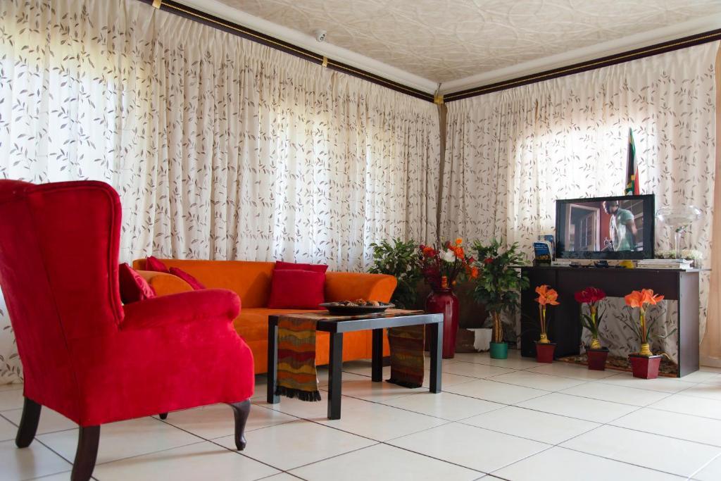 Lapologa Bed & Breakfast Tzaneen Bagian luar foto
