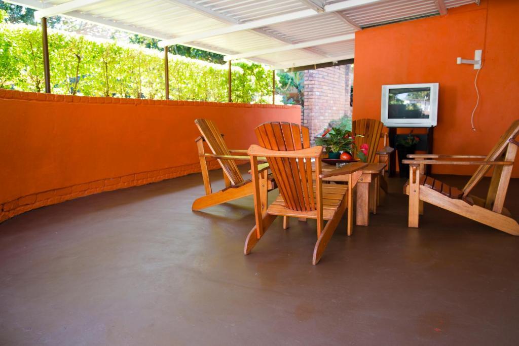 Lapologa Bed & Breakfast Tzaneen Bagian luar foto