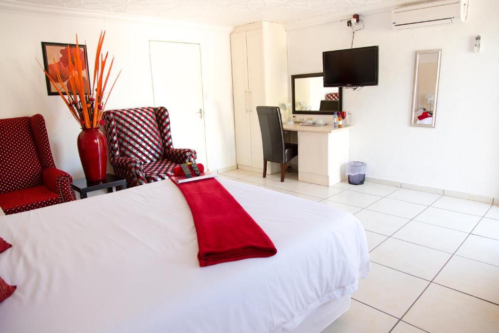 Lapologa Bed & Breakfast Tzaneen Bagian luar foto