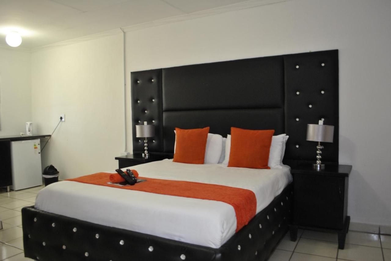 Lapologa Bed & Breakfast Tzaneen Bagian luar foto